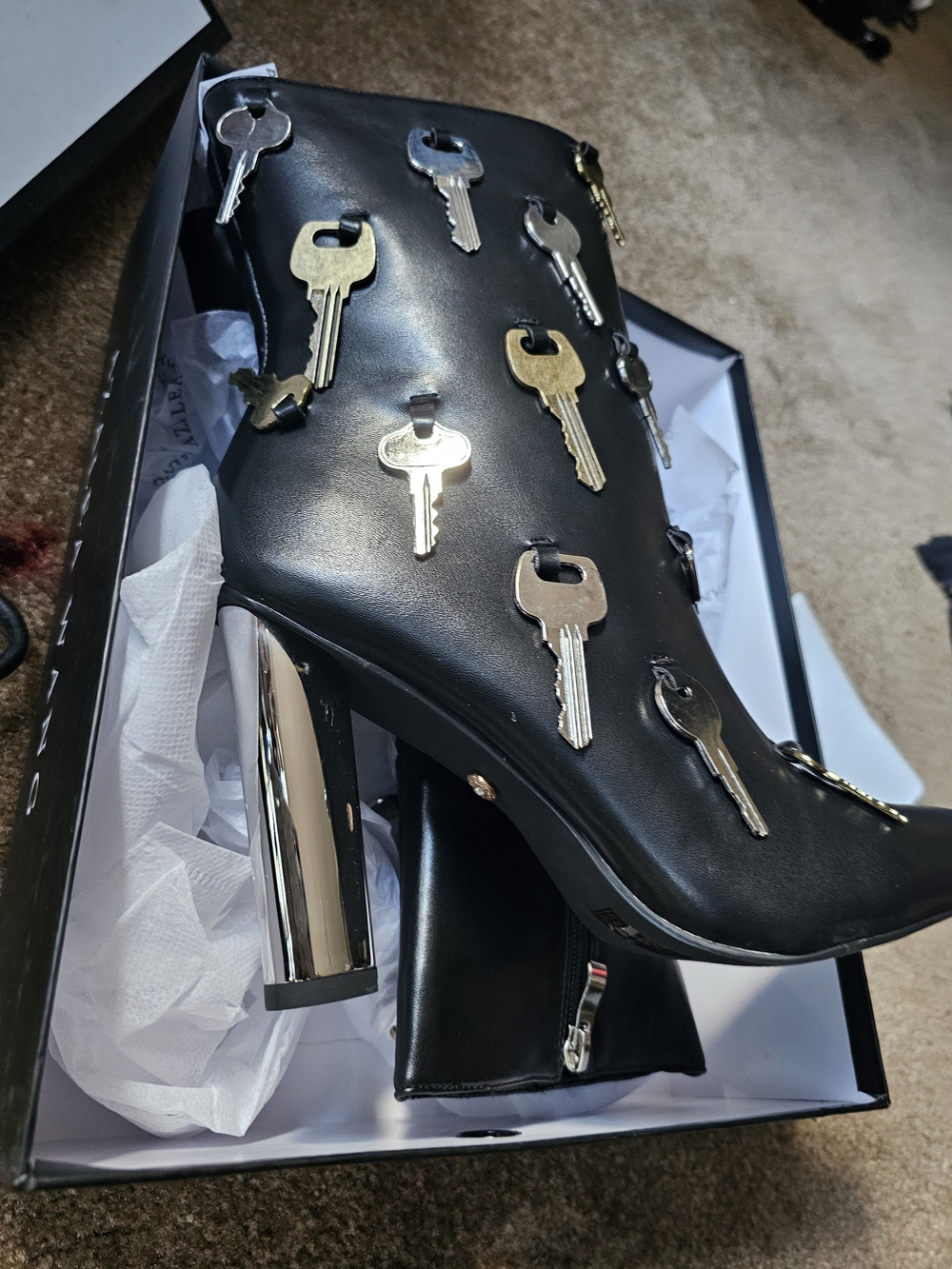 Azelea Wang Ankle Boots Black Key-Embellished Women's Ankle Boots